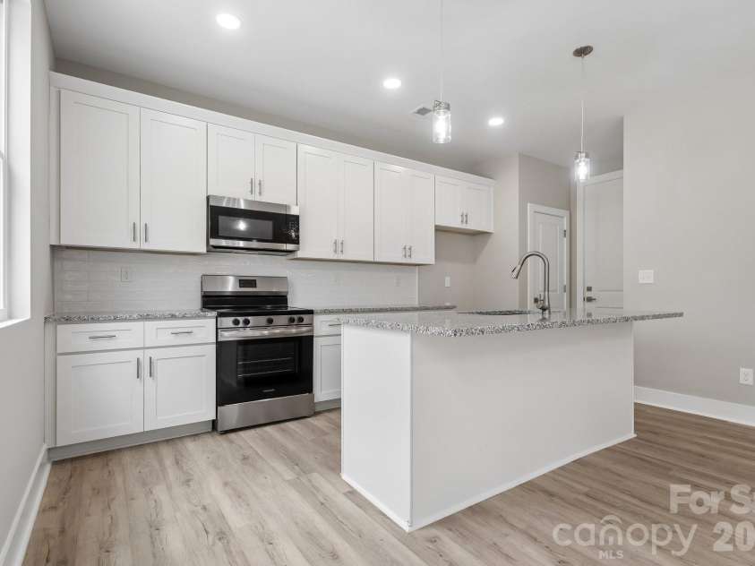 305 Mainsail Road, Salisbury, NC 28146.  MLS# CAR4343116, YatesRealty ID 20465. Kitchen