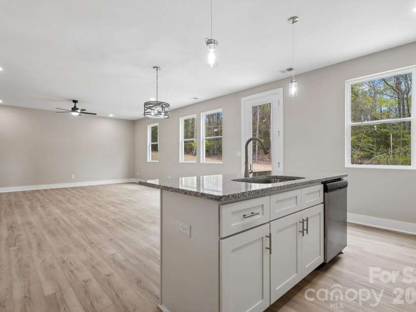 305 Mainsail Road, Salisbury, NC 28146.  MLS# CAR4343116, YatesRealty ID 20465. Kitchen