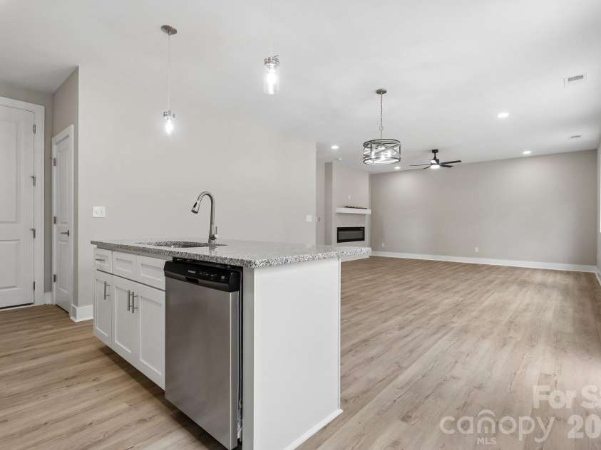 305 Mainsail Road, Salisbury, NC 28146.  MLS# CAR4343116, YatesRealty ID 20465. Kitchen