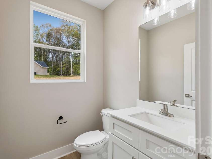 305 Mainsail Road, Salisbury, NC 28146.  MLS# CAR4343116, YatesRealty ID 20465. Powder Room