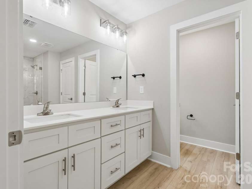 305 Mainsail Road, Salisbury, NC 28146.  MLS# CAR4343116, YatesRealty ID 20465. Primary Bathroom