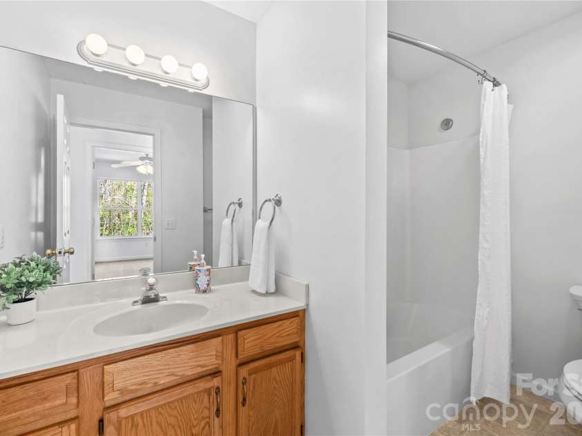 206 Waters Edge Drive, Weaverville, NC 28787.  MLS# CAR4359205, YatesRealty ID 20466. 2nd full bath