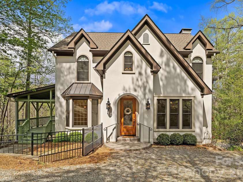 22 Lone Coyote Ridge, Fletcher, NC 28732.  MLS# CAR4370129, YatesRealty ID 20467. 
