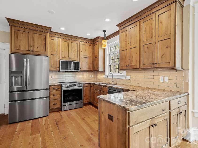 22 Lone Coyote Ridge, Fletcher, NC 28732.  MLS# CAR4370129, YatesRealty ID 20467. 