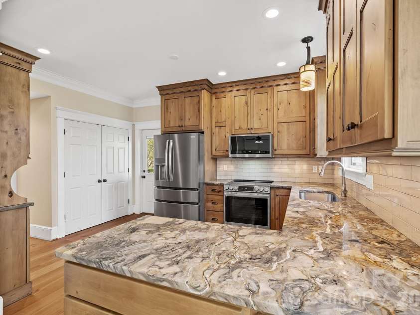 22 Lone Coyote Ridge, Fletcher, NC 28732.  MLS# CAR4370129, YatesRealty ID 20467. 