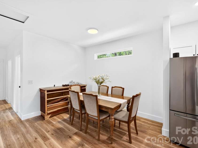 116 Arnold Road, Asheville, NC 28805.  MLS# CAR4380493, YatesRealty ID 20468. Dining Area