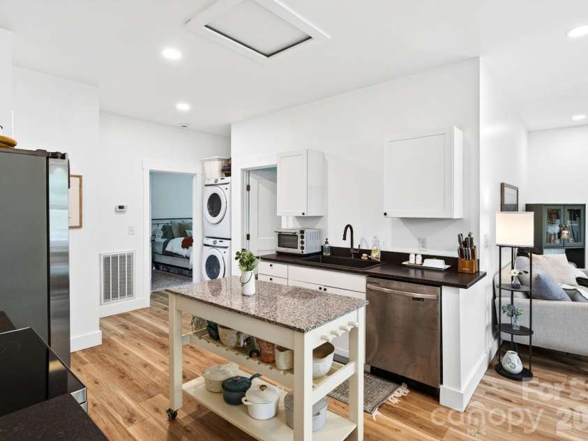 116 Arnold Road, Asheville, NC 28805.  MLS# CAR4380493, YatesRealty ID 20468. Kitchen