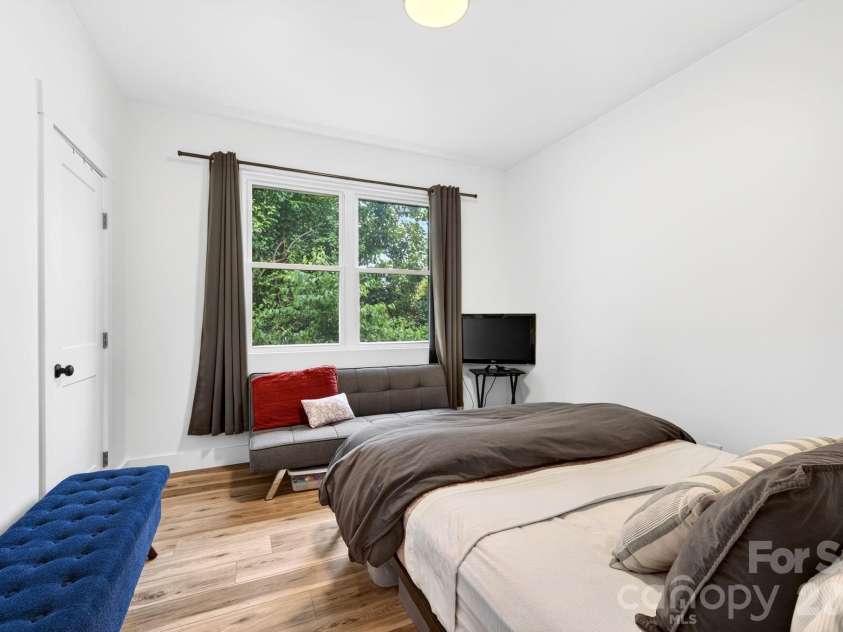 116 Arnold Road, Asheville, NC 28805.  MLS# CAR4380493, YatesRealty ID 20468. Second Bedroom