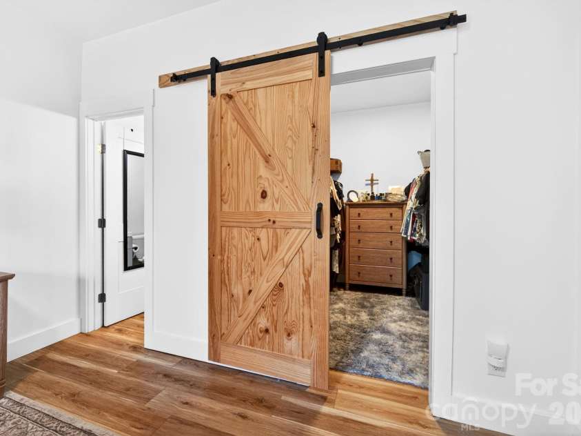 116 Arnold Road, Asheville, NC 28805.  MLS# CAR4380493, YatesRealty ID 20468. Walk in Closet