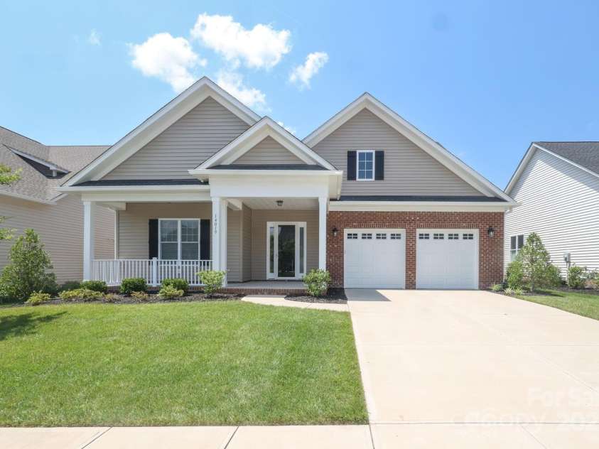 14019 Cameryn Elise Drive, Cornelius, NC 28031.  MLS# CAR4272707, YatesRealty ID 20468. 