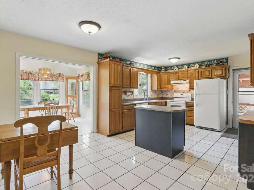 137 Clint Lewis Road, Boone, NC 28607.  MLS# CAR4248137, YatesRealty ID 20469. 