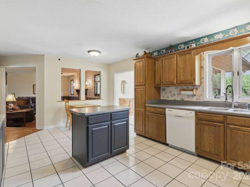 137 Clint Lewis Road, Boone, NC 28607.  MLS# CAR4248137, YatesRealty ID 20469. 