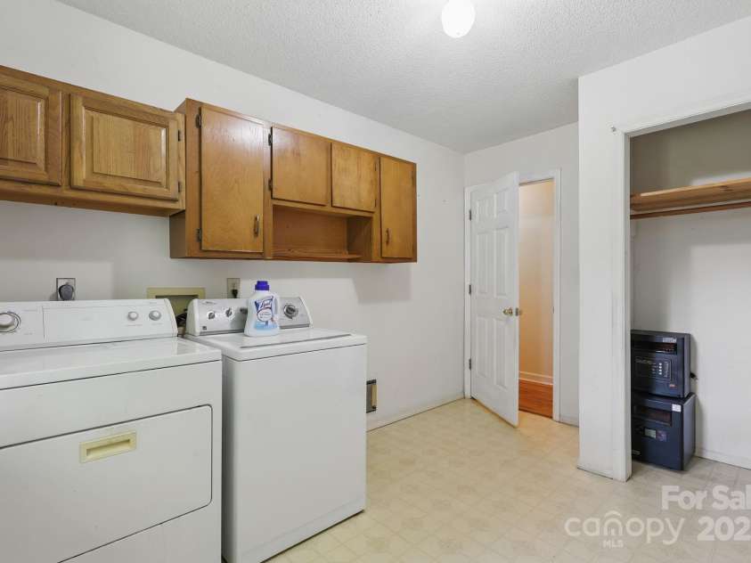 137 Clint Lewis Road, Boone, NC 28607.  MLS# CAR4248137, YatesRealty ID 20469. 