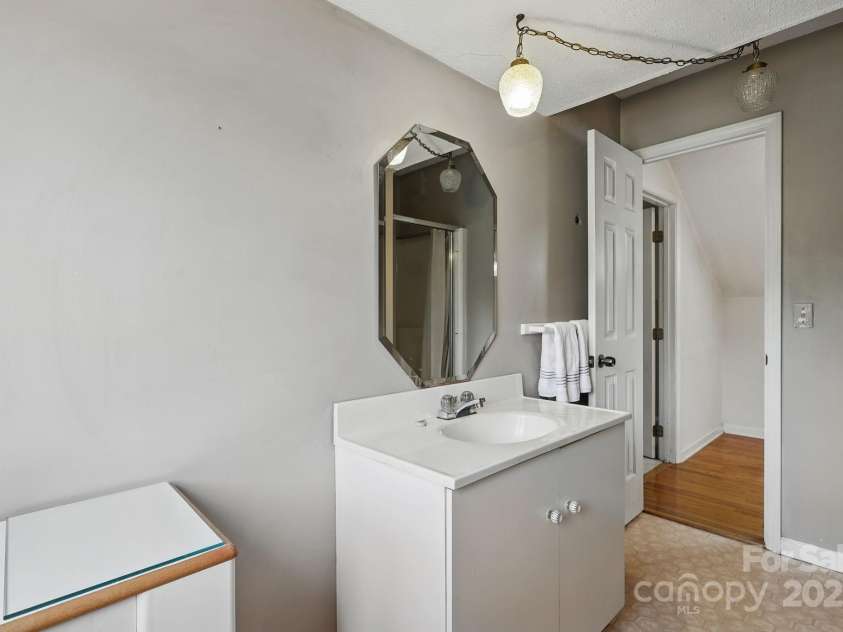 137 Clint Lewis Road, Boone, NC 28607.  MLS# CAR4248137, YatesRealty ID 20469. 