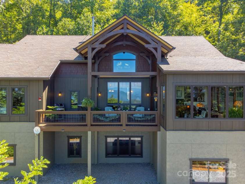 2223 Scarlet Ridge, Sylva, NC 28779.  MLS# CAR4233185, YatesRealty ID 2047. 