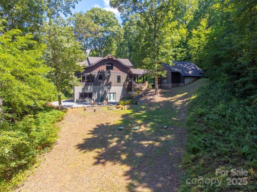 2223 Scarlet Ridge, Sylva, NC 28779.  MLS# CAR4233185, YatesRealty ID 2047. 