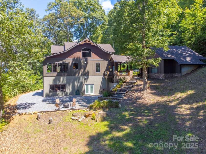 2223 Scarlet Ridge, Sylva, NC 28779.  MLS# CAR4233185, YatesRealty ID 2047. 