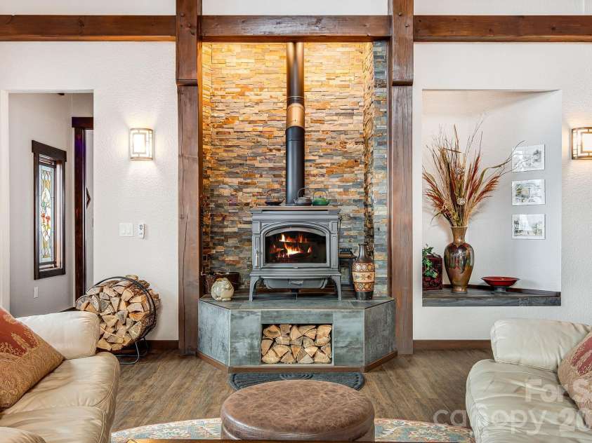 2223 Scarlet Ridge, Sylva, NC 28779.  MLS# CAR4336305, YatesRealty ID 2047. 