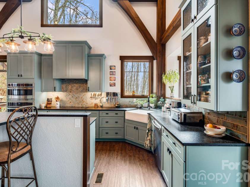 2223 Scarlet Ridge, Sylva, NC 28779.  MLS# CAR4336305, YatesRealty ID 2047. 