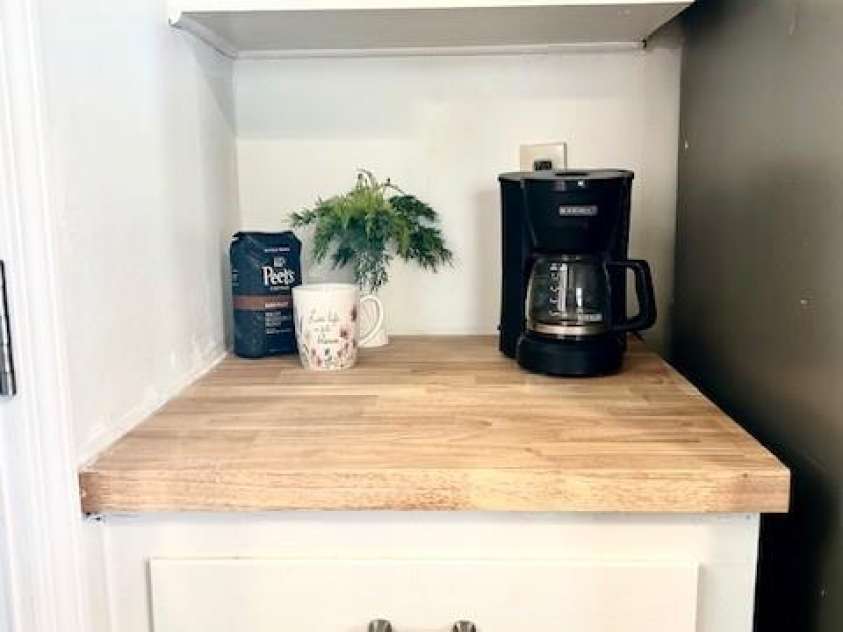 2027 Franklin Street, Rock Hill, SC 29732.  MLS# CAR4234227, YatesRealty ID 20470. Coffee Station
