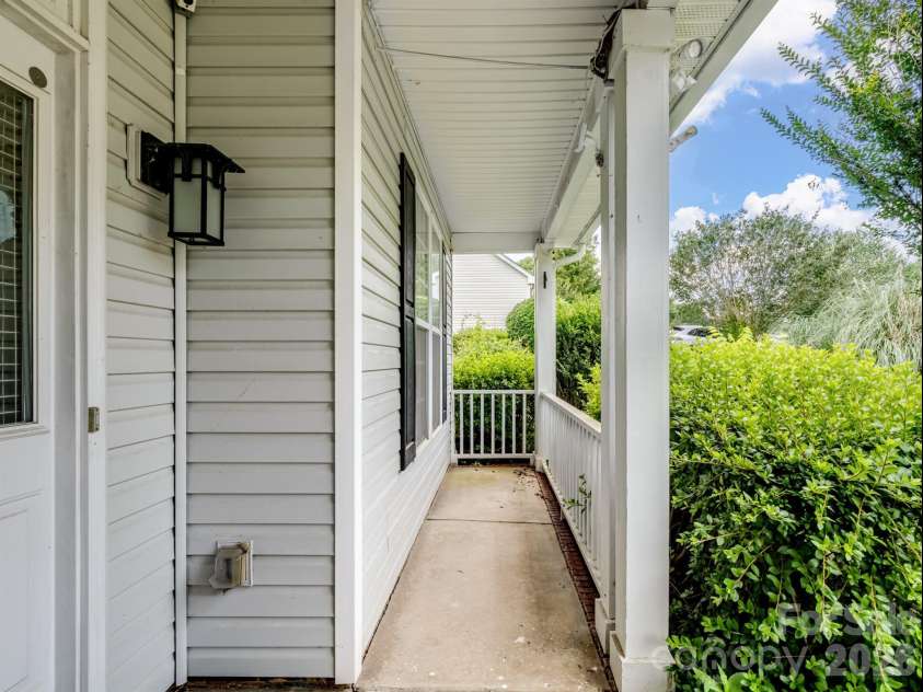 9903 Southampton Commons Drive, Charlotte, NC 28277.  MLS# CAR4368781, YatesRealty ID 20470. 