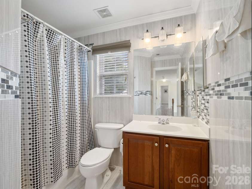 9903 Southampton Commons Drive, Charlotte, NC 28277.  MLS# CAR4368781, YatesRealty ID 20470. 