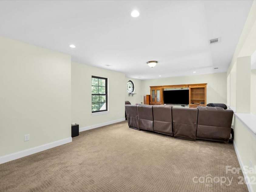 1194 99 Island Road, Blacksburg, SC 29702.  MLS# CAR4270556, YatesRealty ID 20471. 