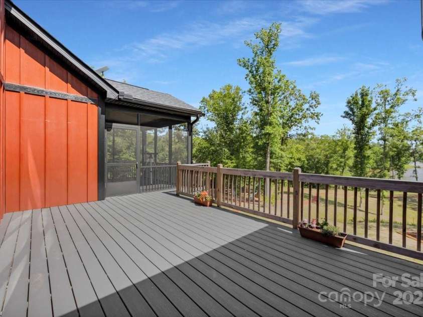 1194 99 Island Road, Blacksburg, SC 29702.  MLS# CAR4270556, YatesRealty ID 20471. 