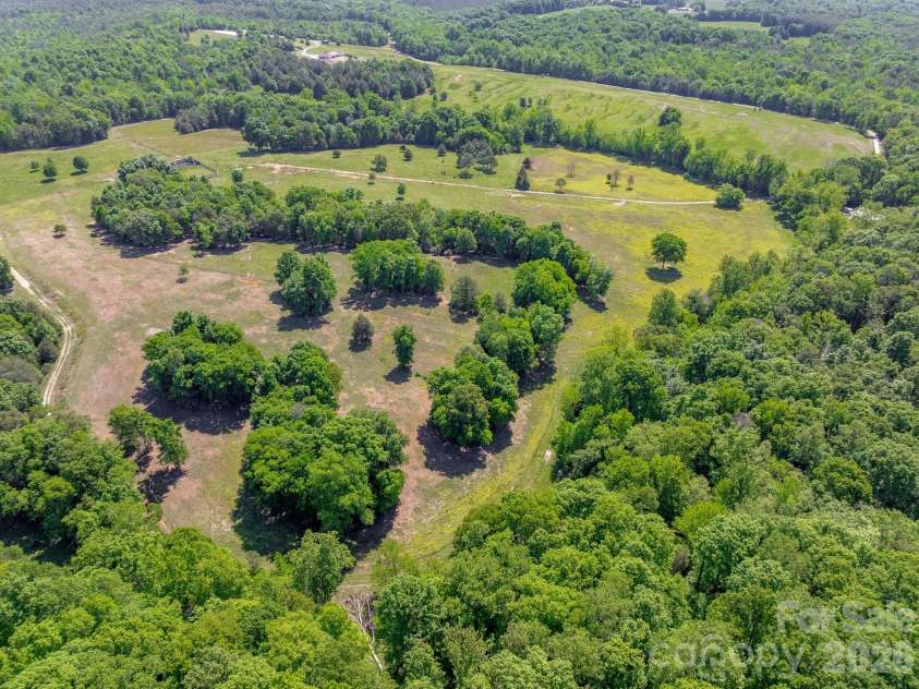8088 Kays Drive, York, SC 29745.  MLS# CAR4375449, YatesRealty ID 20471. 