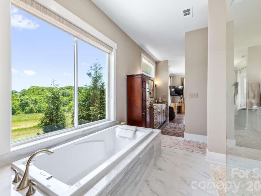 8088 Kays Drive, York, SC 29745.  MLS# CAR4375449, YatesRealty ID 20471. 