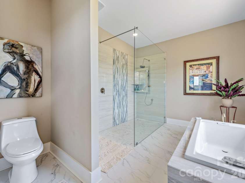 8088 Kays Drive, York, SC 29745.  MLS# CAR4375449, YatesRealty ID 20471. 