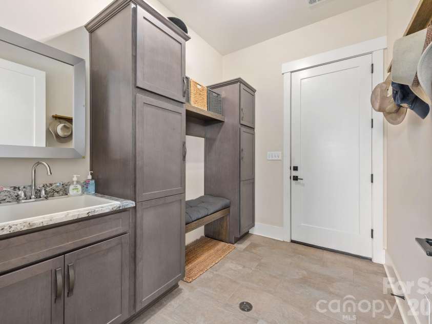 8088 Kays Drive, York, SC 29745.  MLS# CAR4375449, YatesRealty ID 20471. 