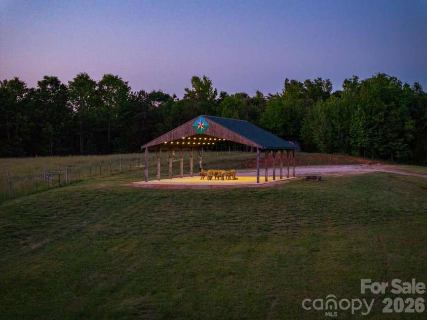 8088 Kays Drive, York, SC 29745.  MLS# CAR4375449, YatesRealty ID 20471. 