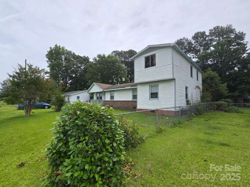 1961 LT Hardee Road, Greenville, NC 27858.  MLS# CAR4267525, YatesRealty ID 20472. 