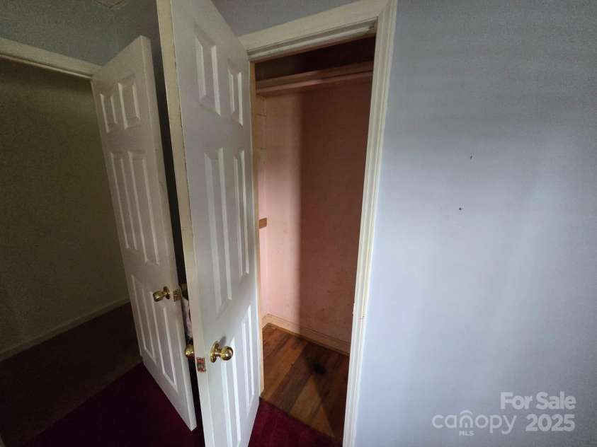 1961 LT Hardee Road, Greenville, NC 27858.  MLS# CAR4267525, YatesRealty ID 20472. 