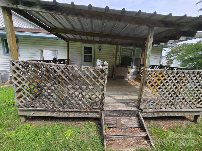 1961 LT Hardee Road, Greenville, NC 27858.  MLS# CAR4267525, YatesRealty ID 20472. 