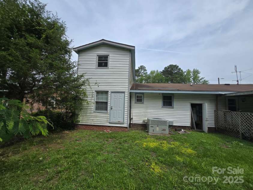 1961 LT Hardee Road, Greenville, NC 27858.  MLS# CAR4267525, YatesRealty ID 20472. 