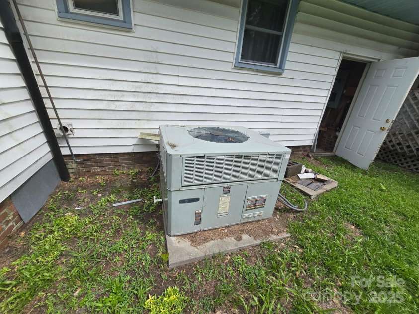 1961 LT Hardee Road, Greenville, NC 27858.  MLS# CAR4267525, YatesRealty ID 20472. 