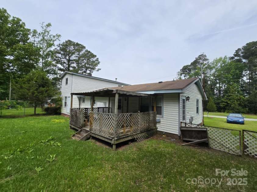 1961 LT Hardee Road, Greenville, NC 27858.  MLS# CAR4267525, YatesRealty ID 20472. 