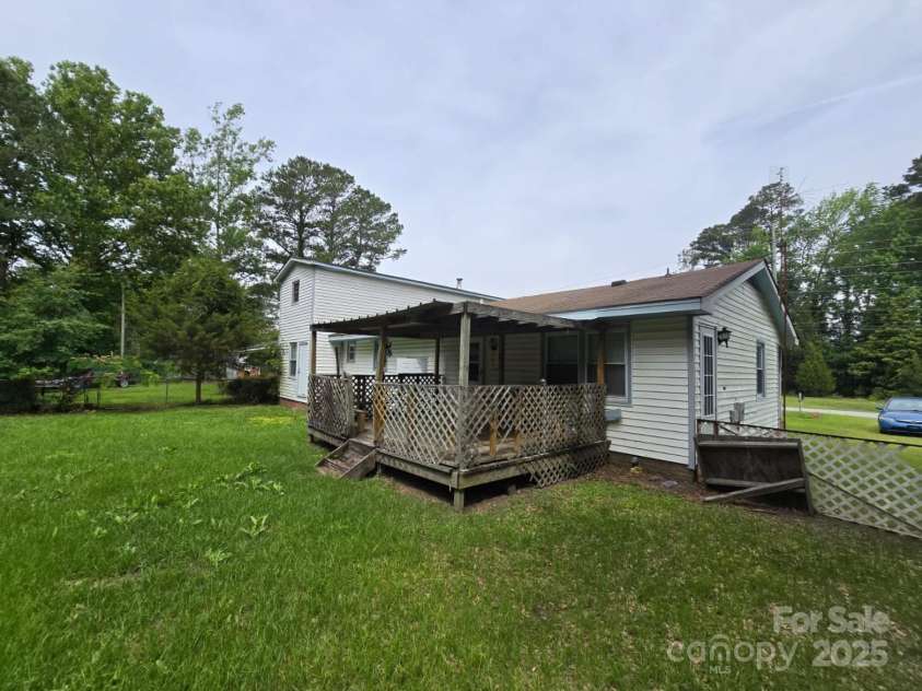 1961 LT Hardee Road, Greenville, NC 27858.  MLS# CAR4267525, YatesRealty ID 20472. 