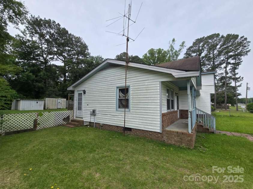 1961 LT Hardee Road, Greenville, NC 27858.  MLS# CAR4267525, YatesRealty ID 20472. 