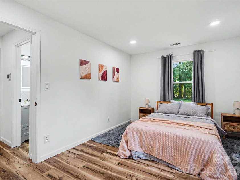 3628 Michigan Avenue, Charlotte, NC 28215.  MLS# CAR4391242, YatesRealty ID 20472. Main Bedroom