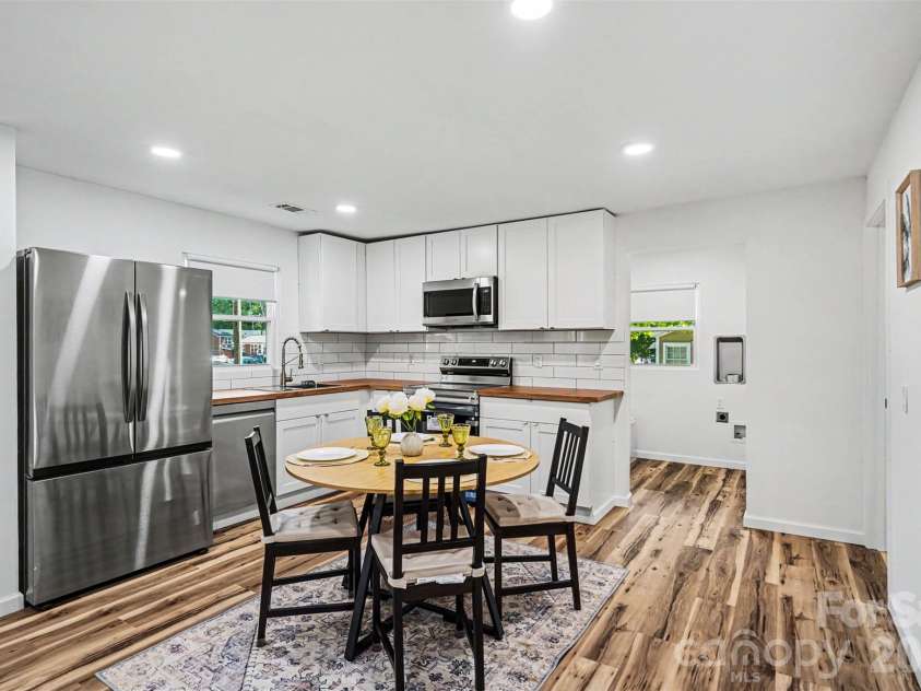 3628 Michigan Avenue, Charlotte, NC 28215.  MLS# CAR4391242, YatesRealty ID 20472. New kitchen 