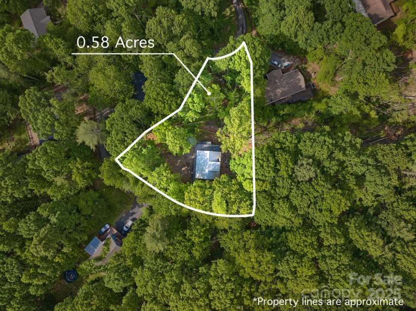 14 Leisure Lane, Weaverville, NC 28787.  MLS# CAR4252801, YatesRealty ID 20473. 