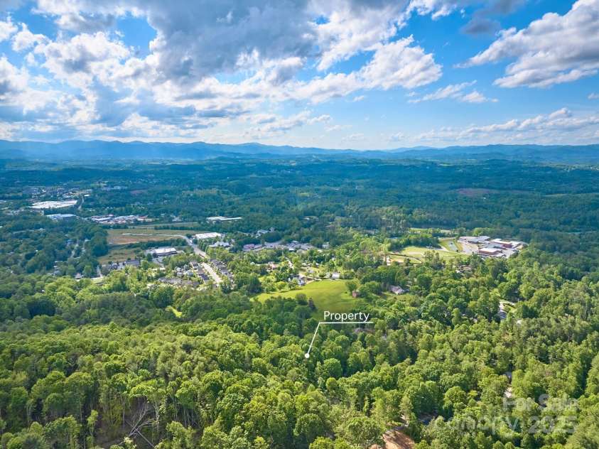 14 Leisure Lane, Weaverville, NC 28787.  MLS# CAR4252801, YatesRealty ID 20473. 