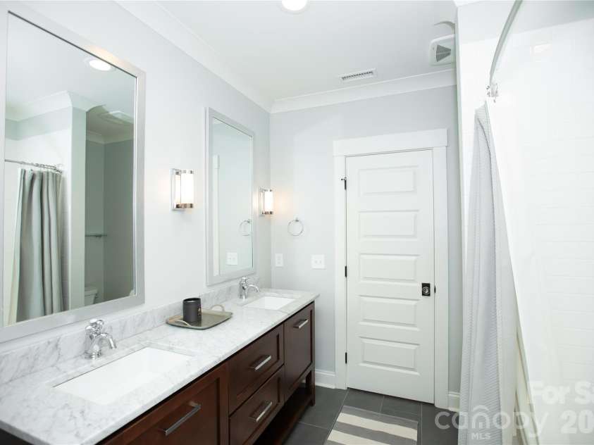 624 James Alexander Way, Davidson, NC 28036.  MLS# CAR4378174, YatesRealty ID 20473. 2nd Primary Bathroom - Basement Level