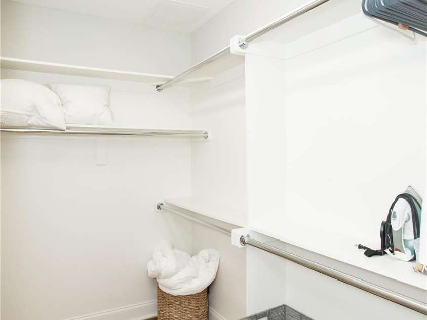 624 James Alexander Way, Davidson, NC 28036.  MLS# CAR4378174, YatesRealty ID 20473. 2nd Primary Bed Closet - Basement Level