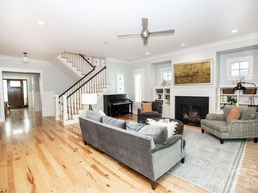 624 James Alexander Way, Davidson, NC 28036.  MLS# CAR4378174, YatesRealty ID 20473. Great Room
