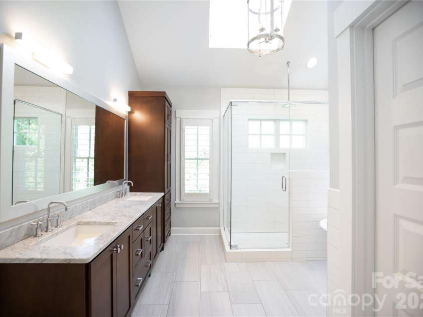 624 James Alexander Way, Davidson, NC 28036.  MLS# CAR4378174, YatesRealty ID 20473. Owner's Bath