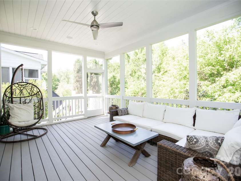 624 James Alexander Way, Davidson, NC 28036.  MLS# CAR4378174, YatesRealty ID 20473. Screened Porch - Main Level